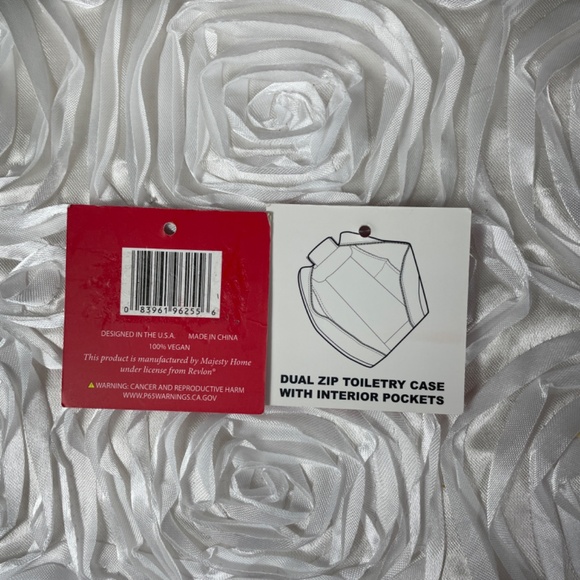 Five-Piece Hair Styling Kit including a Revlon Dual-Zip Toiletry Case - Picture 5 of 15